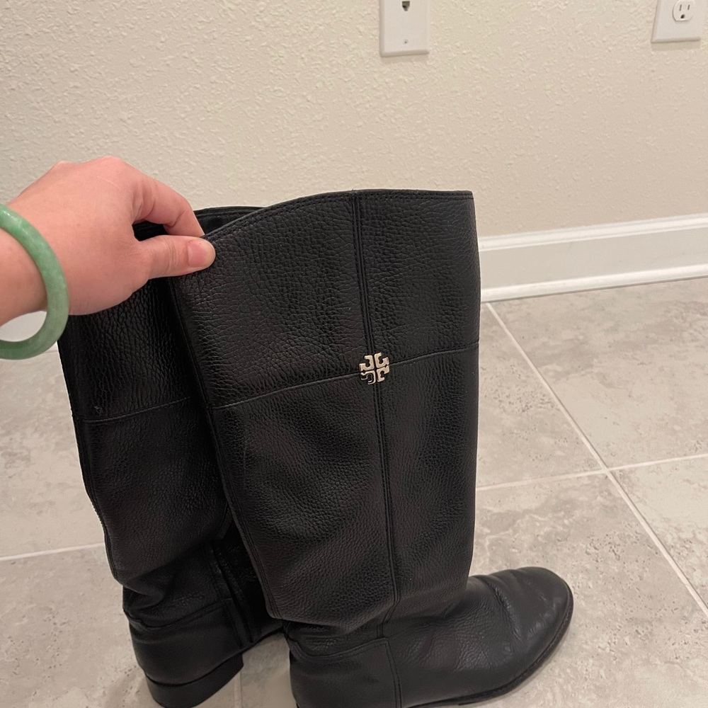 Authentic Tory Burch boot